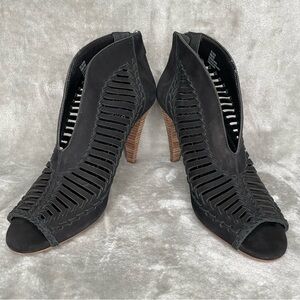 Vince Camuto Acha Black Cutout Peep Toe Heeled Booties Size 9